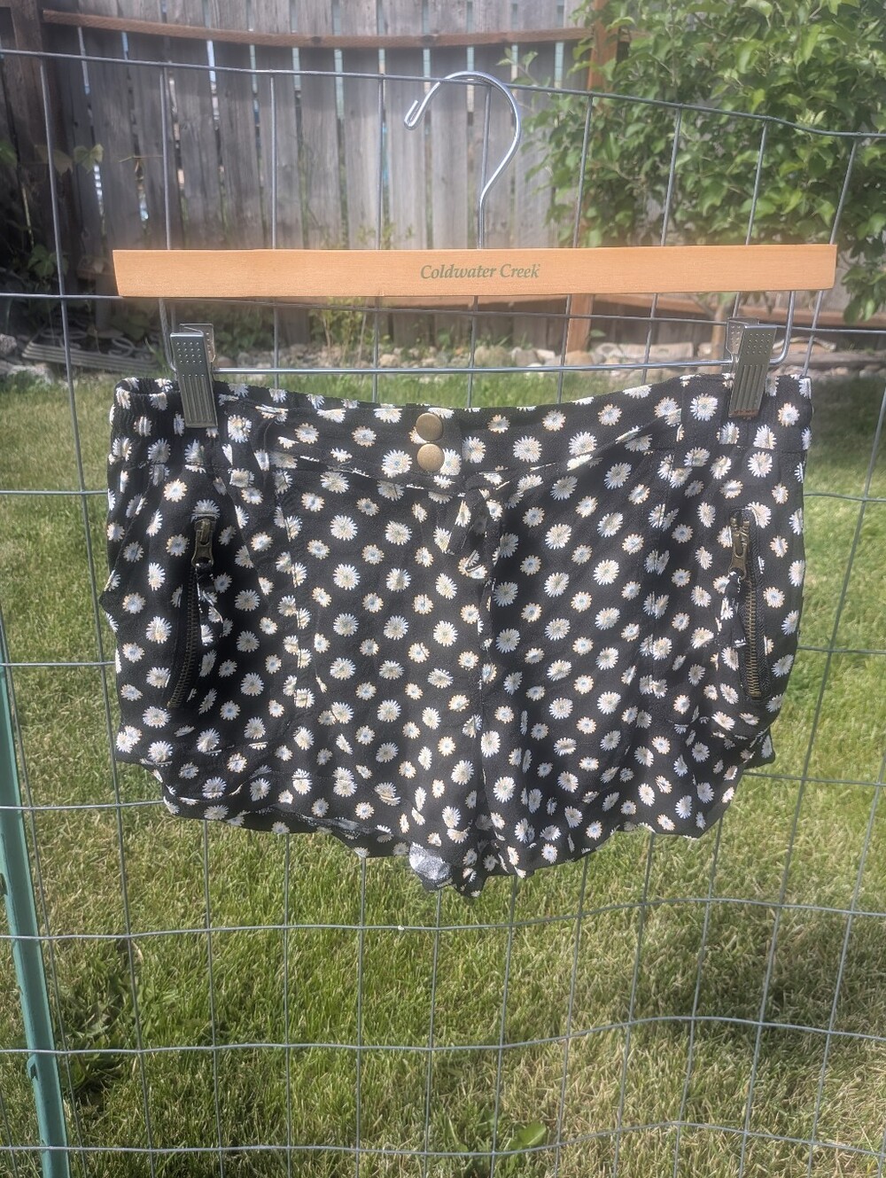 American Rag Black Daisy-Print Women’s Shorts